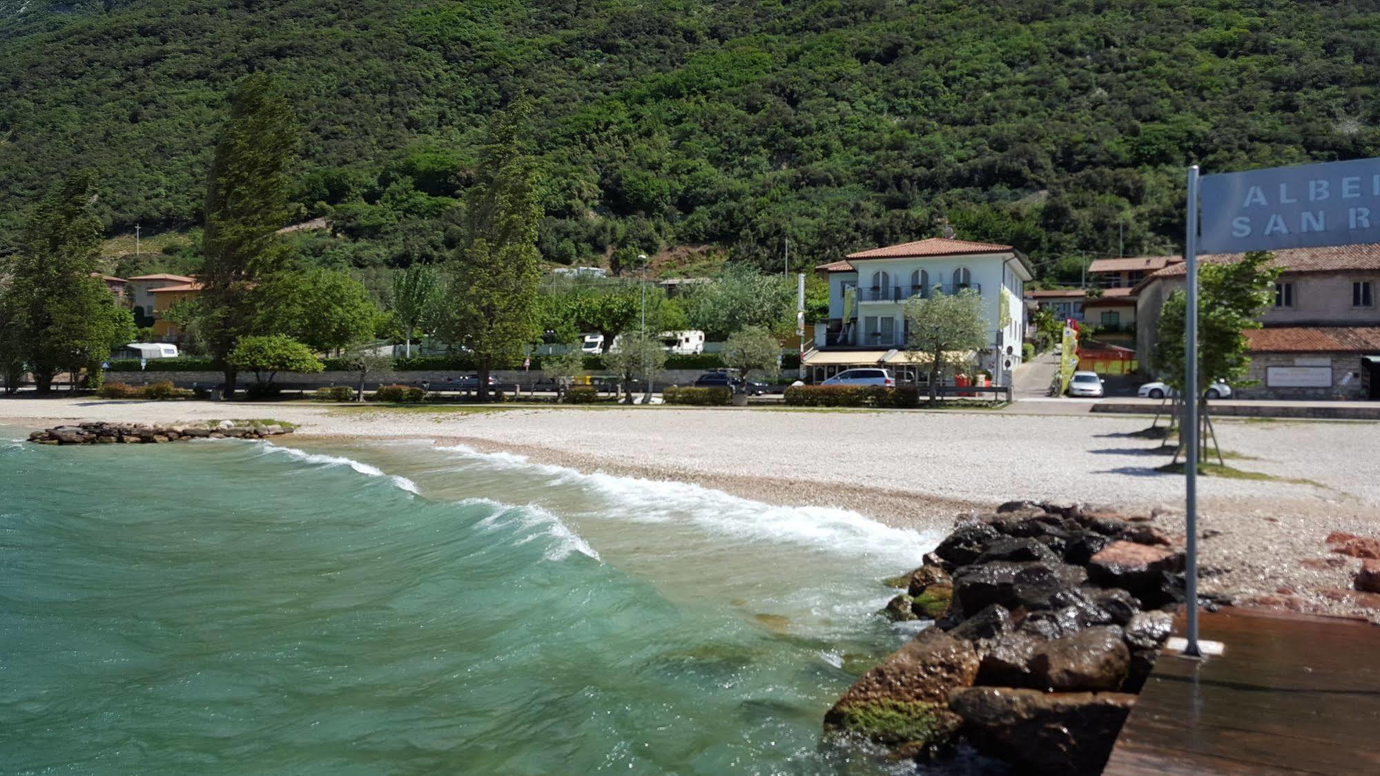 מאלצ'סינה Albergo San Remo מראה חיצוני תמונה